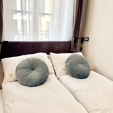 Free Parking- Cozy In Wenceslas Square شقة براغ