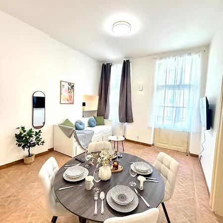 Free Parking- Cozy In Wenceslas Square Apartament
